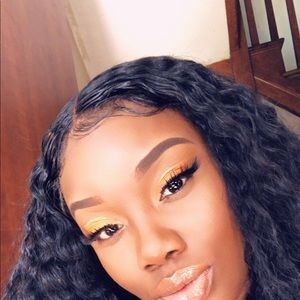 Meet your Posher, Adrianna